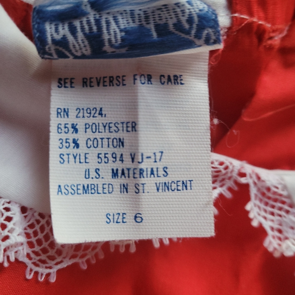 Polly Flinders Vintage EUC Red Christmas Embroidered Smocked  Dress, Size 6 - Picture 10 of 11